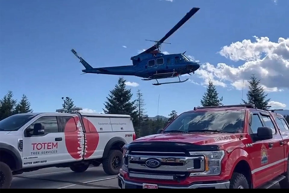 33189668_web1_230712-AVN-AVRS-paraglider-rescue-Alberni_1