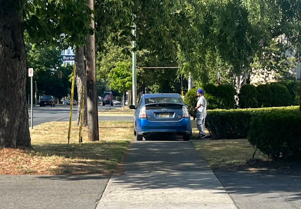 33214346_web1_230629-VNE-car-sidewalk-burdett_1