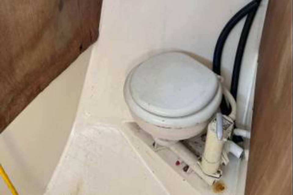 This 27-foot sailboat is available to rent for $500. It includes a toilet. (Photo from Craigslist)