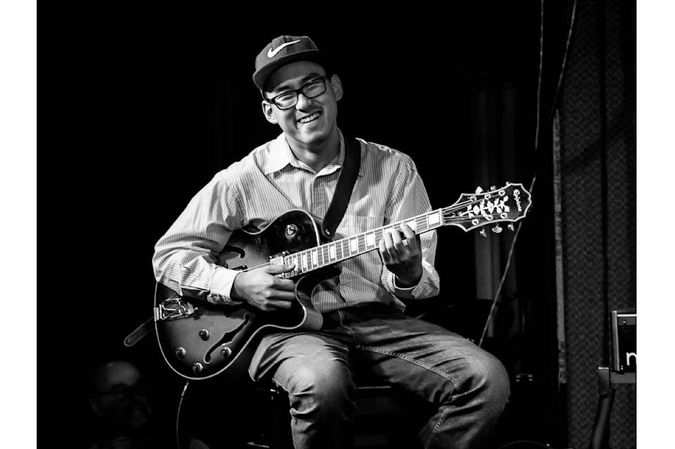 33432599_web1_230802-CVR-AE-Andertonconcert-1_1