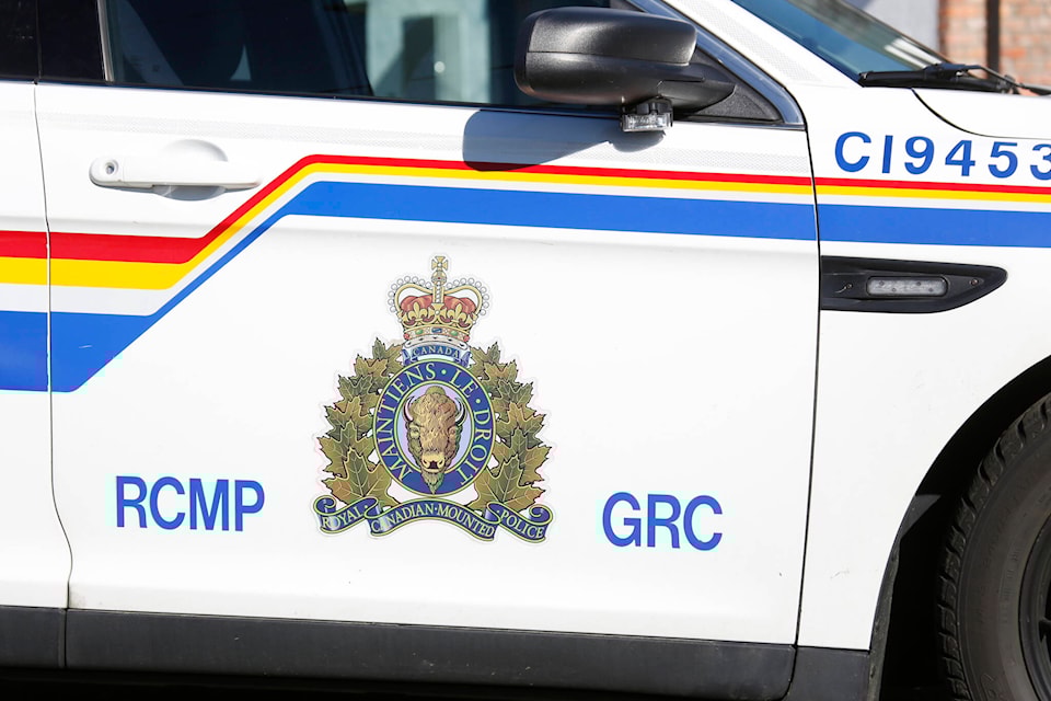33493400_web1_RCMP-logo-car