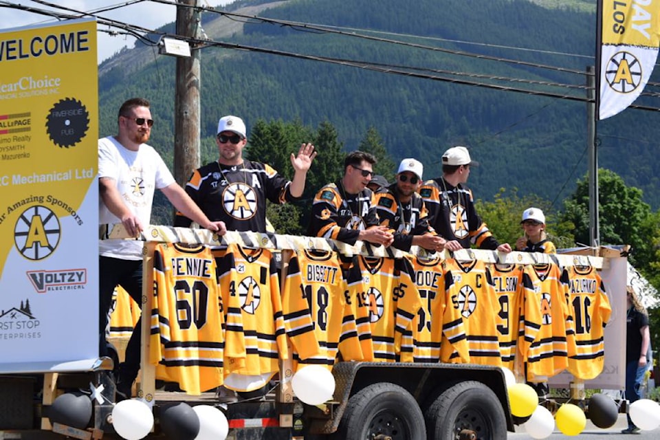 The Lake Cowichan Appollos hockey team float is a bright addition to the Lake Days parade on June 14. 2025. (Kathryn Swan and Cheryl Morgan photos)