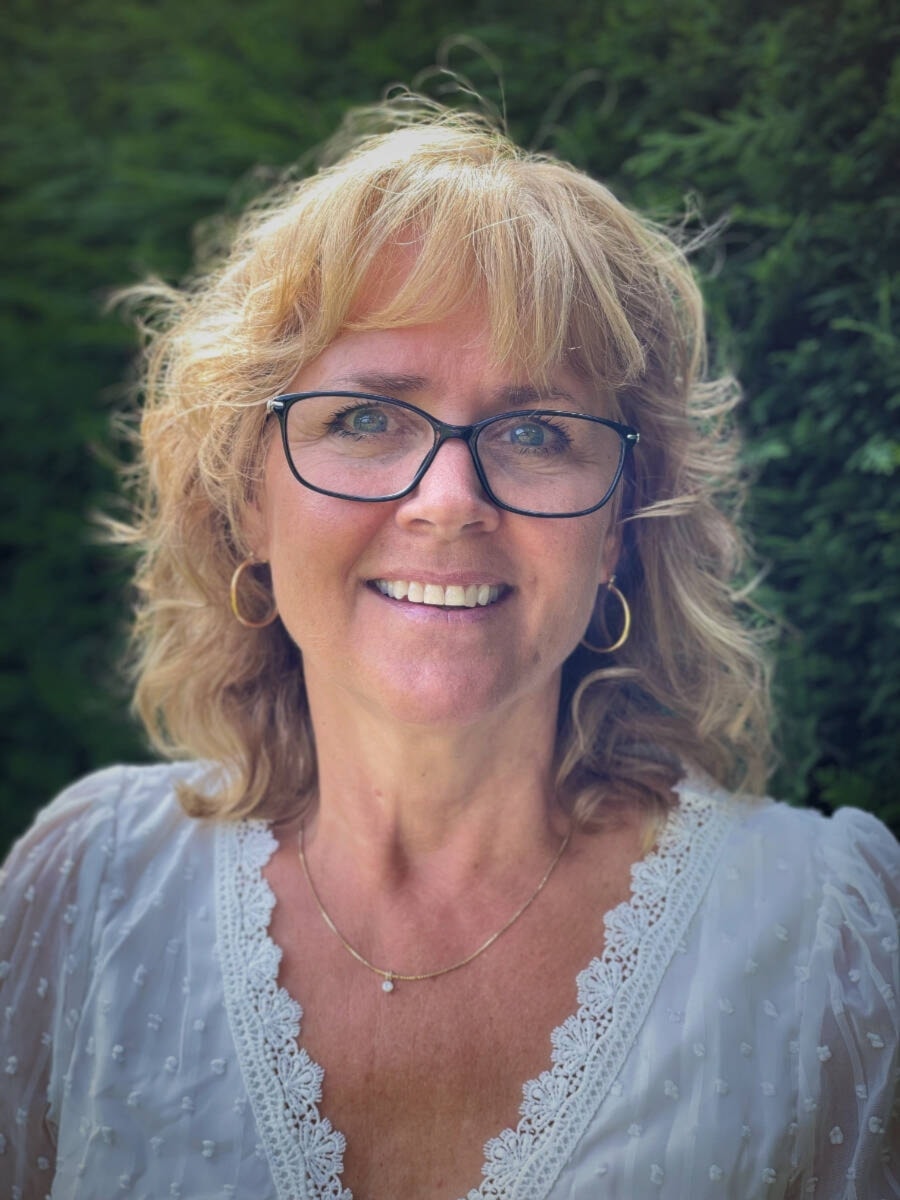 30438262_web1_220922-cci-election-cindy-lise-school-board_2