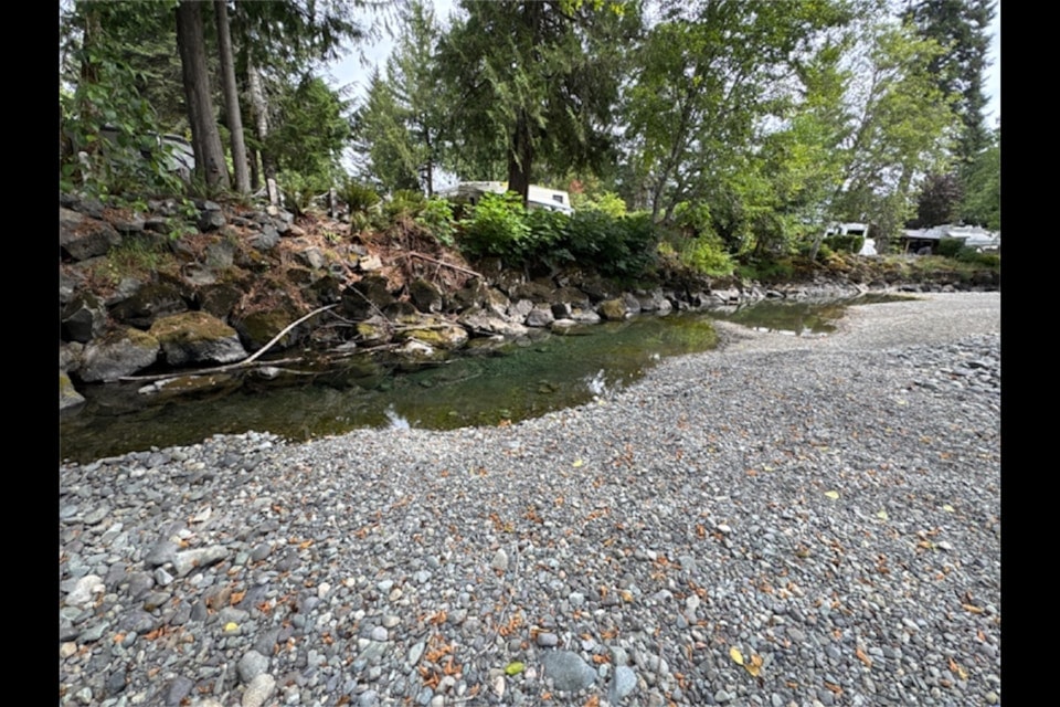 drying-streambed-no-crosshairs