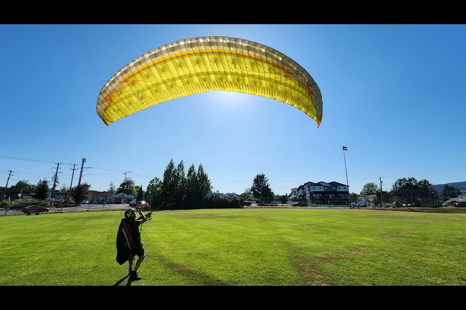 Although Duncan paraglider James Breau has 500 flights to his record, many from the west bluff of Mount Prevost, he still takes the time to practice controlling his sail on a regular basis in the field at Berkey’s Corner. He said that overconfidence can lead to accidents. “Pride goes before a fall.” Literally. 