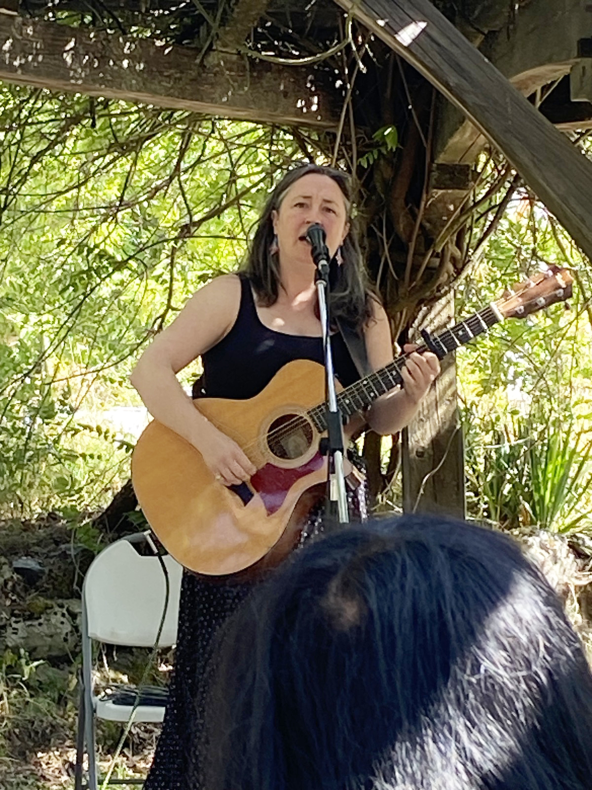 Cowichan Folk Heroes take stage for guild coffeehouse