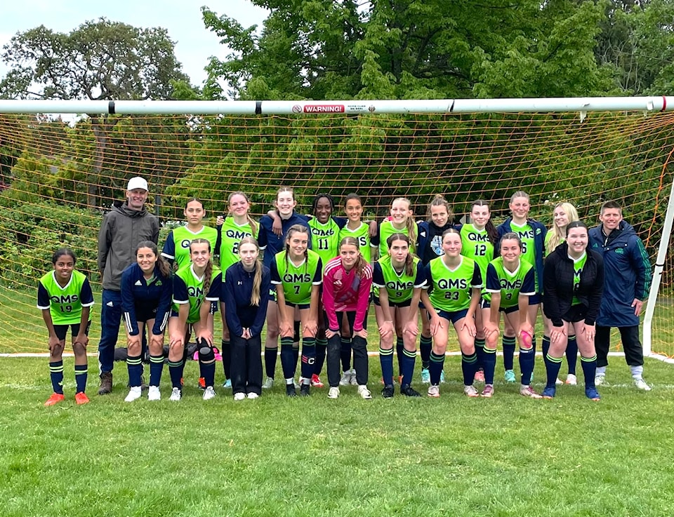 qms-soccer-team-silver