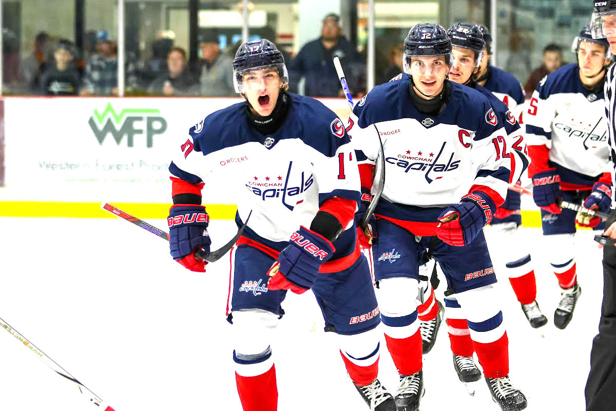 Keen scores four as Cowichan Capitals split weekend pair