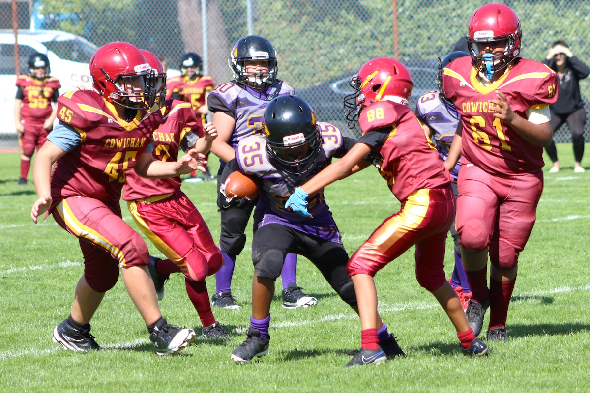 Peewee Cowichan Bulldogs pick up first win