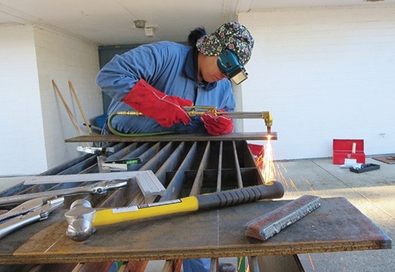 16672cowichanvalleycitizenweldingcamp