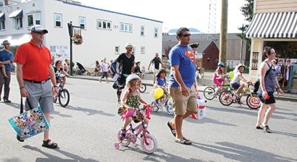 31845cowichanvalleycitizen01kidsparade