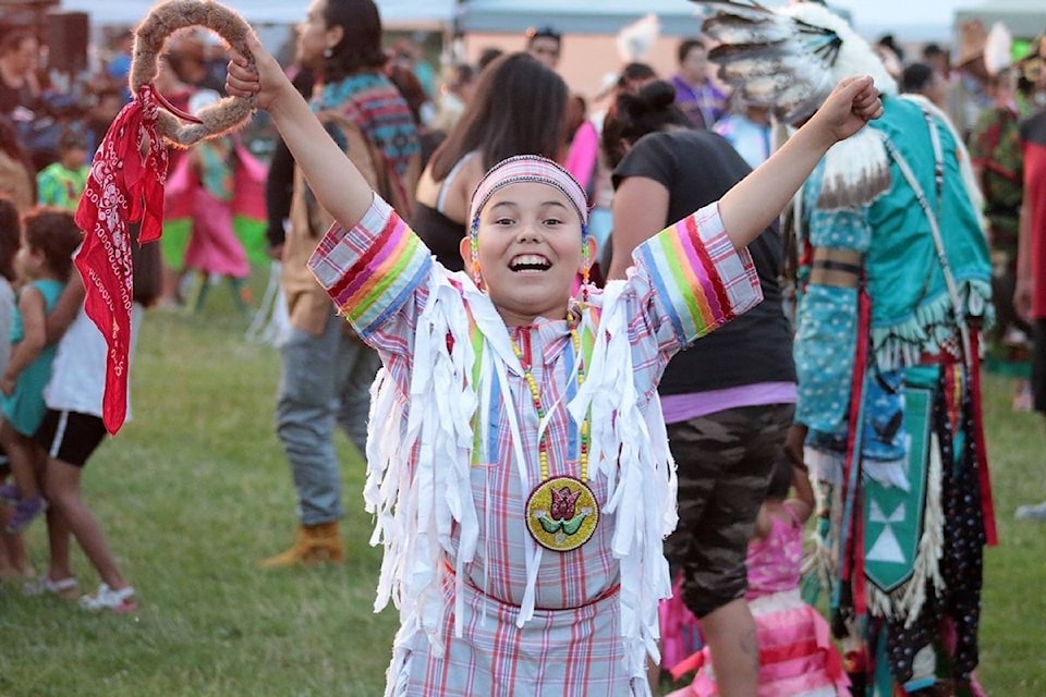 Loving the excitement of being at the powwow. (Kevin Rothbauer/Citizen)