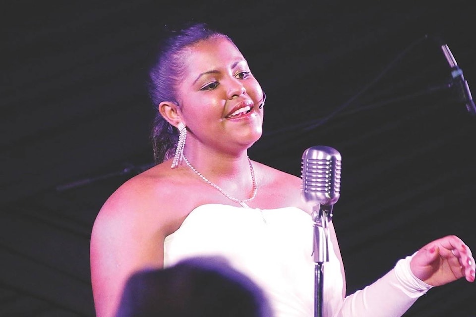 10214051_web1_180116-CCI-M-lovely-glaucia-at-mic.c.lb