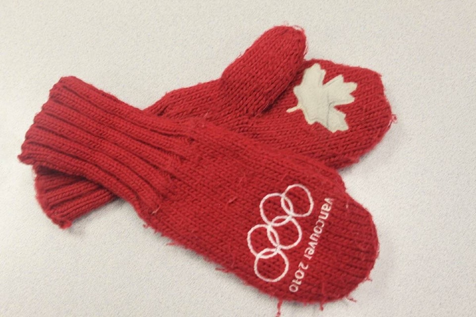 10624712_web1_180215-CCI-Olympic-mitts