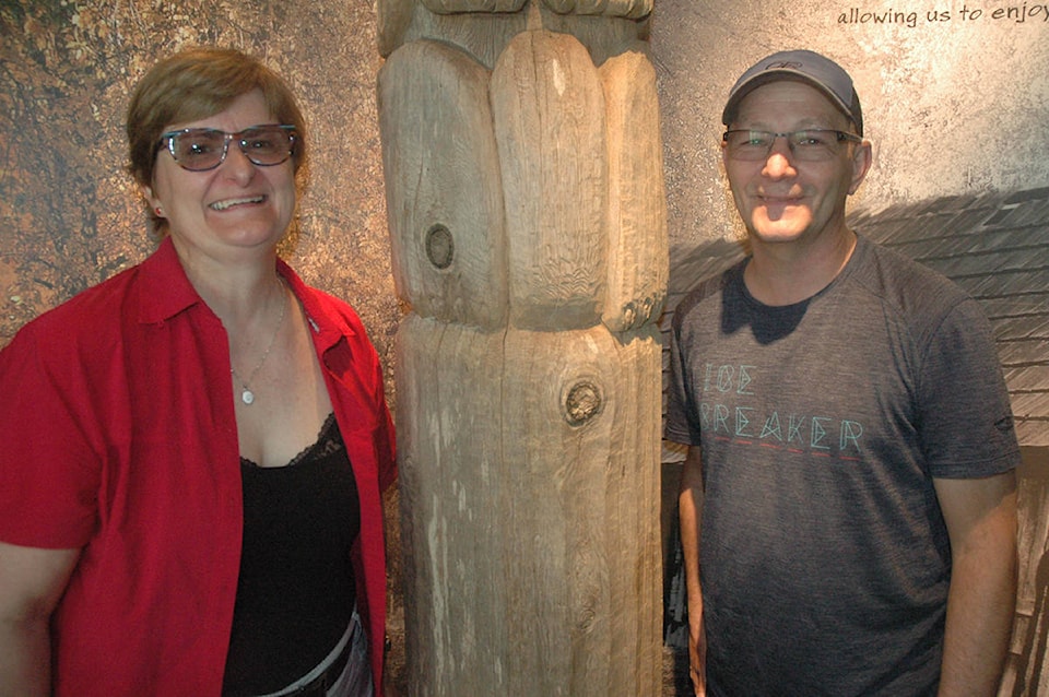 11906161_web1_museum-first-couple