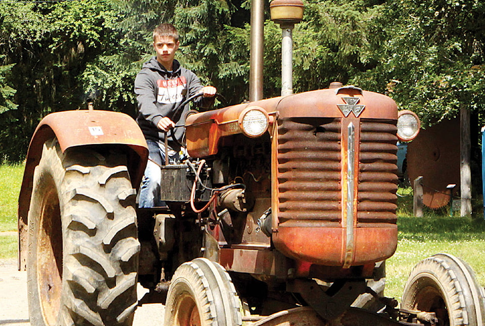 12311168_web1_coming-up-tractor-show