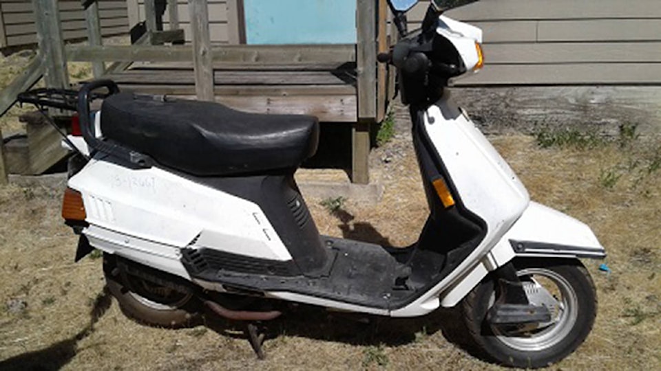 13489080_web1_62823_White_scooter