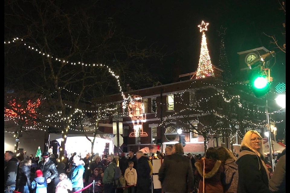 The small town Christmas scene was idyllic at Christmas Kick off in Duncan on Friday, Nov. 30. (Sarah Simpson/Citizen)