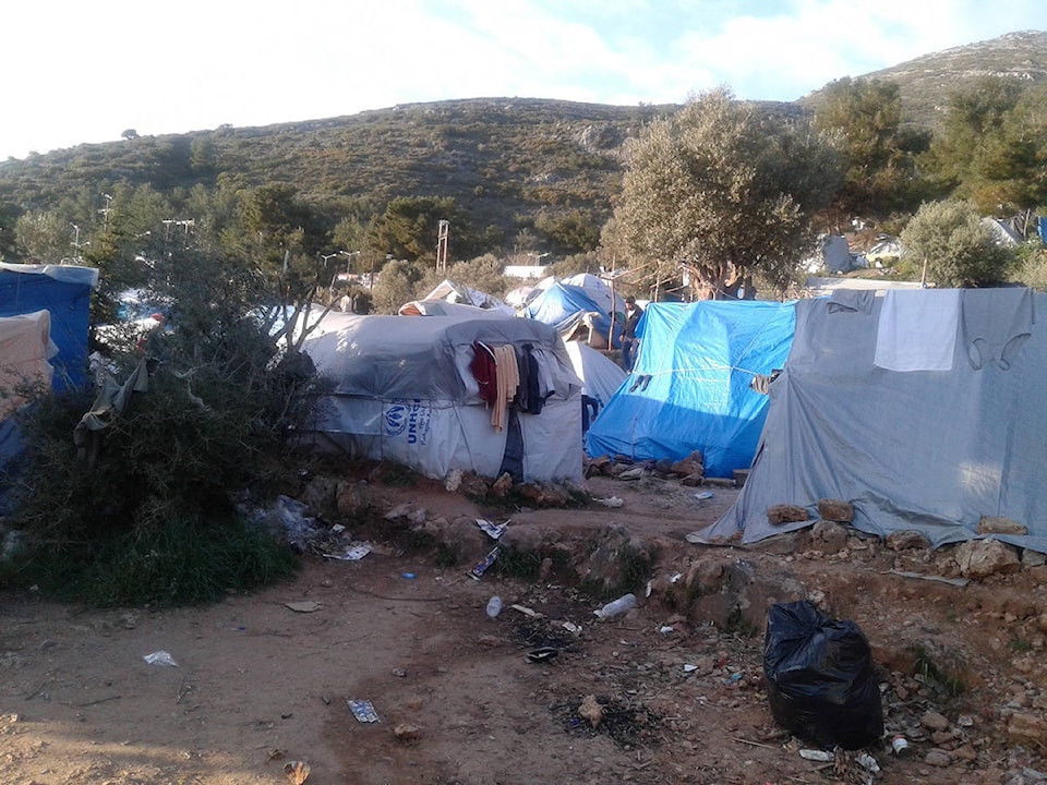 16571797_web1_Nix-Greece-refugee-camp