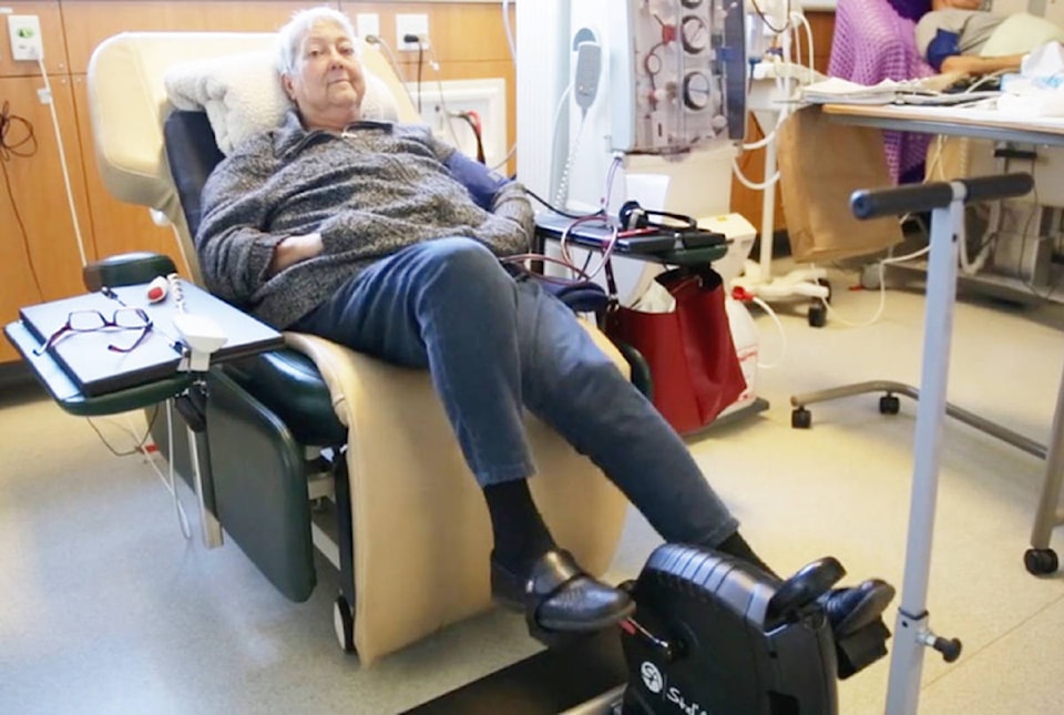 17873153_web1_cycling-dialysis-Lois-Cossar