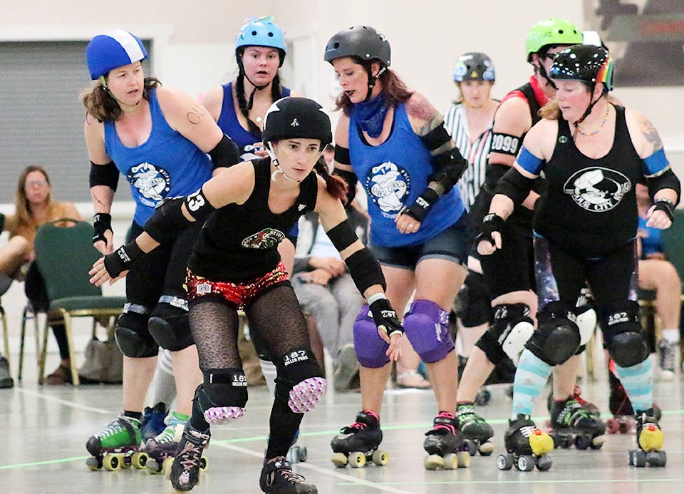 17897759_web1_190731-CCI-roller-derby_1