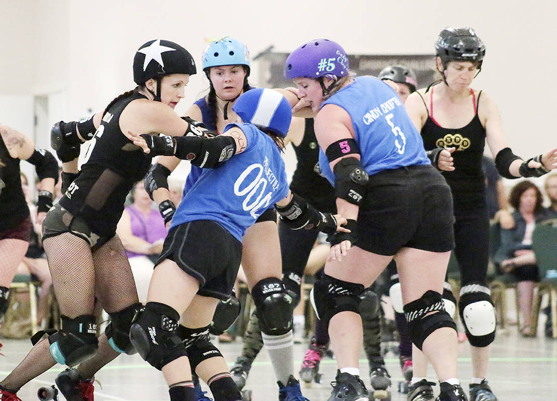 17897759_web1_190731-CCI-roller-derby_3