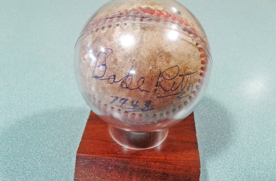 18614662_web1_baberuthball