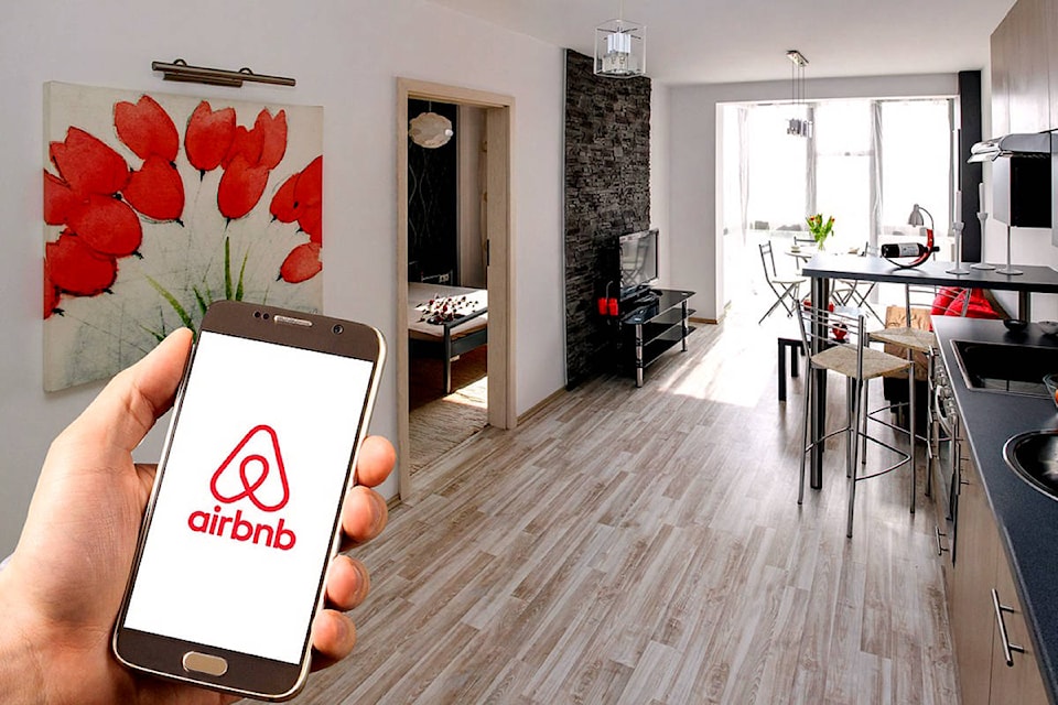 19320744_web1_airbnb-3399753_1280