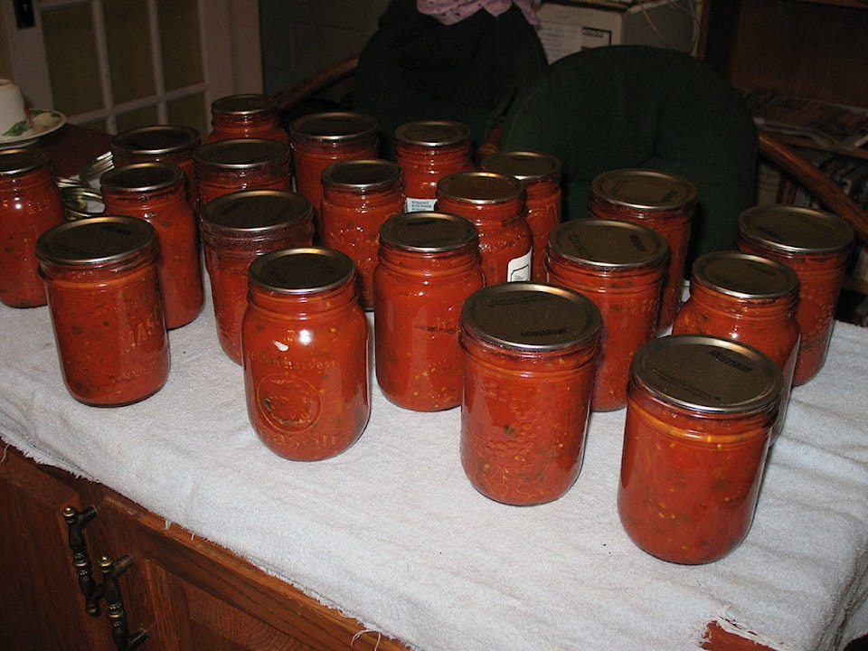22945780_web1_201015-LCO-Oct15Lowther-tomato-sauce_2