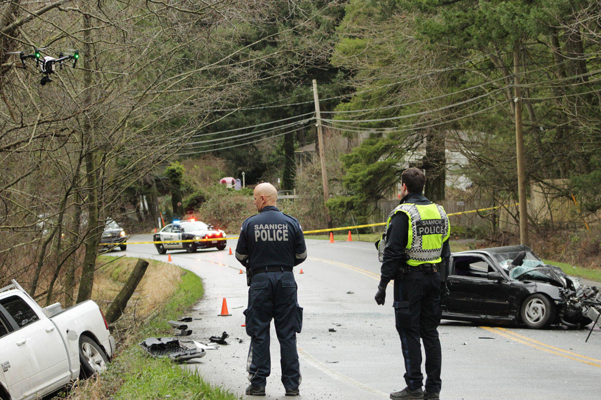 24135242_web1_210204-SNE-FatalWestSaanichCrash-fatalcrashsaanich_9