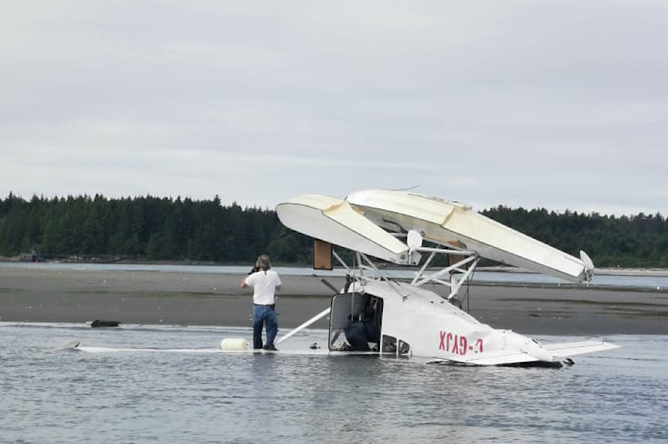 25958132_web1_210728-UWN-Plane-crash-Tofino_1