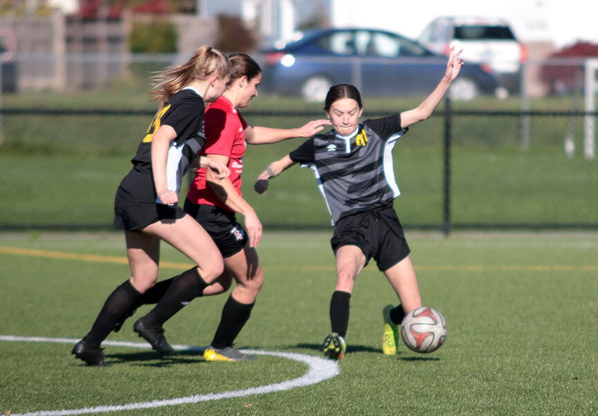 27012448_web1_211104-CCI-womens-soccer-united_2