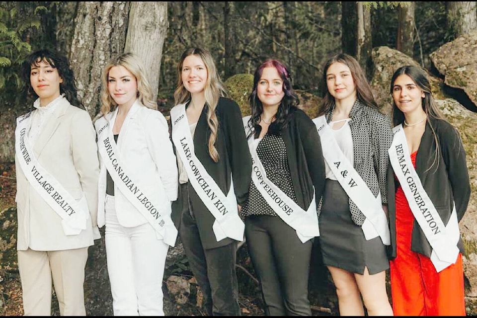 The 2002 Lady of the Lake candidates. (Rebecca Bryan Photography)