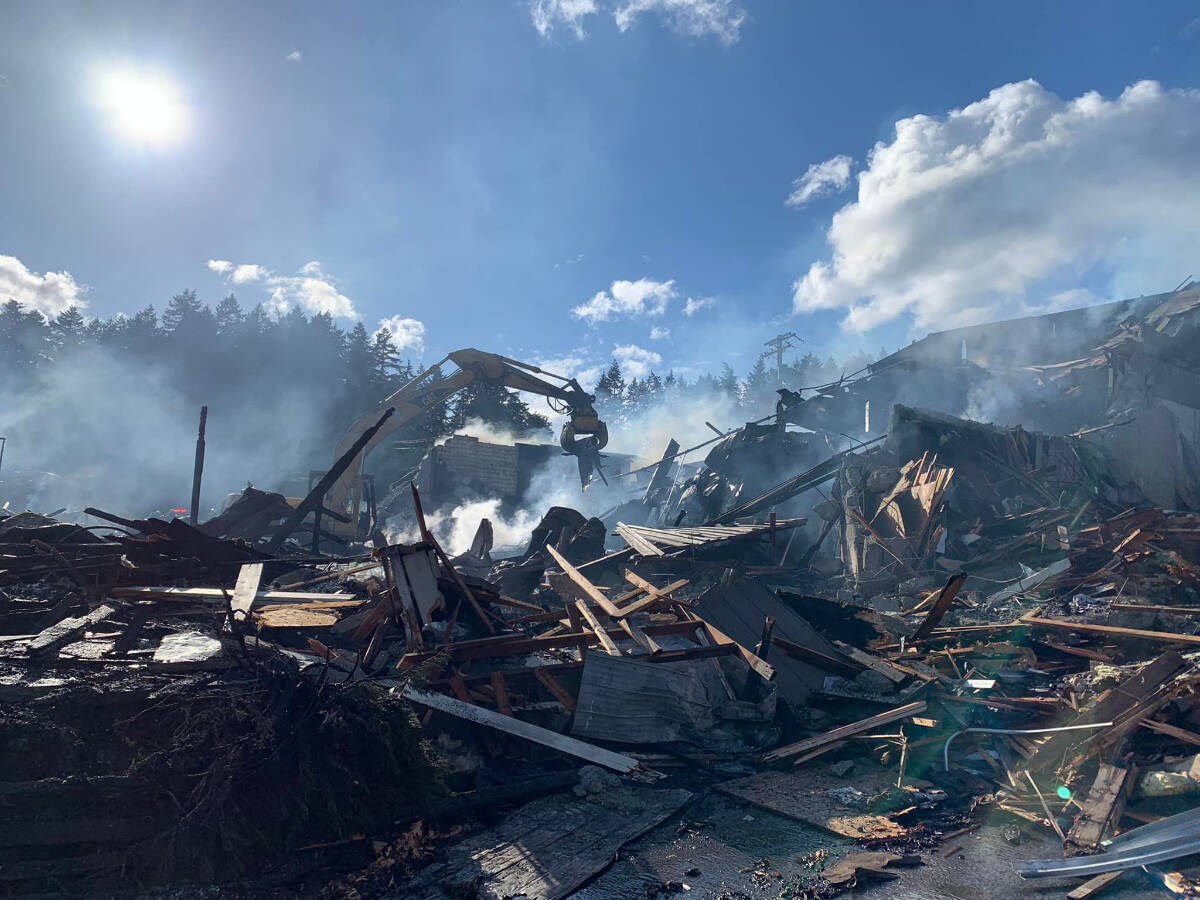 50 firefighters fight 9hour battle as Pioneer Square Mall in Mill Bay