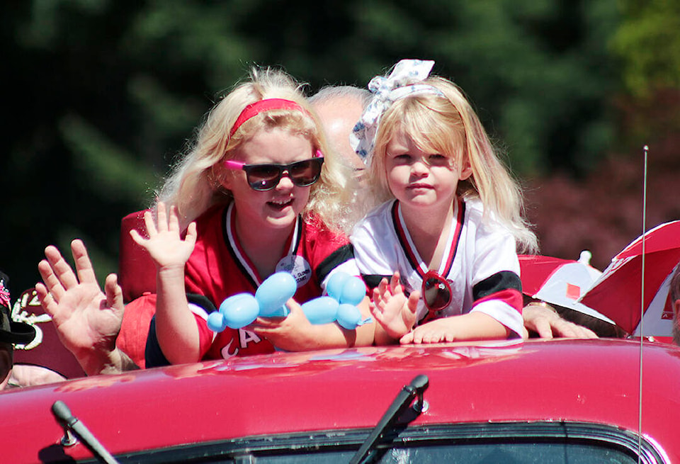 29538565_web1_canada-day-maple-bay-parade-5