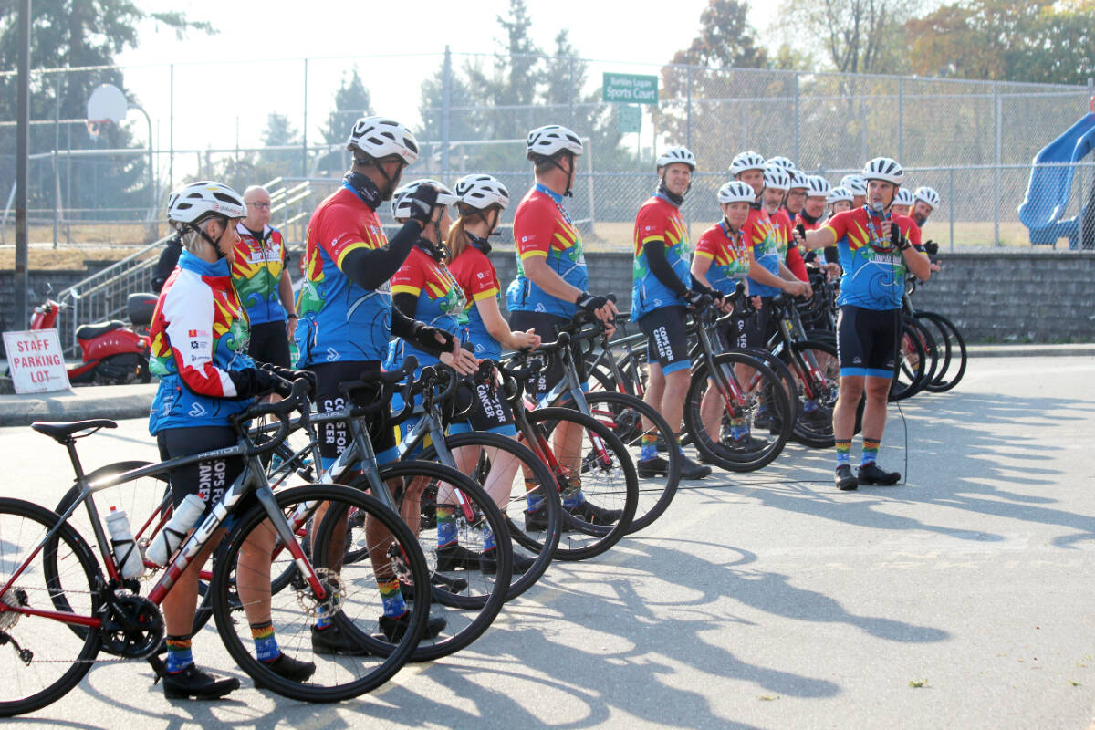 30594666_web1_221006-CHC-Tour-de-Rock-Chemainus-breakfast_9