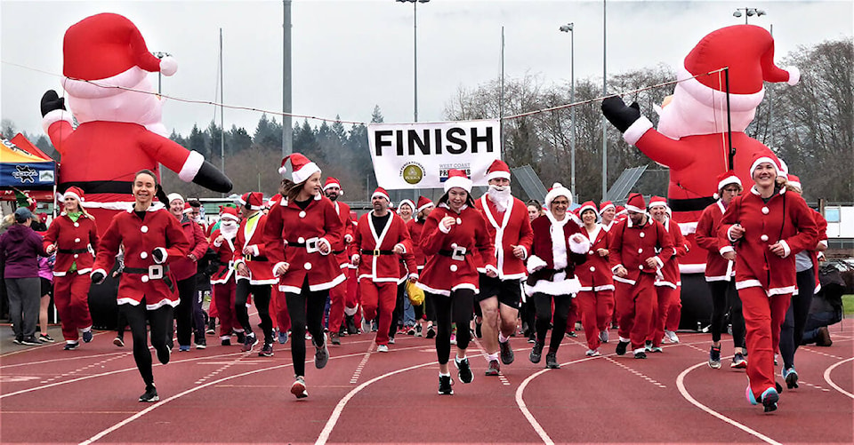 31058836_web1_191211-CCI-run-for-the-claus_4