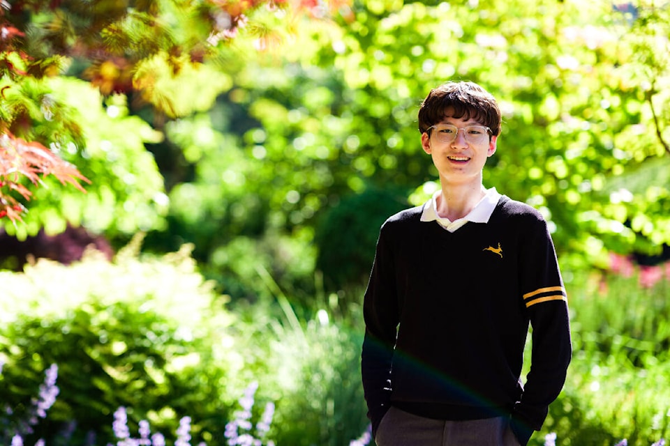 33033152_web1_230622-CCI-Shawnigan-scholarship-student-Mark-Xiang_1