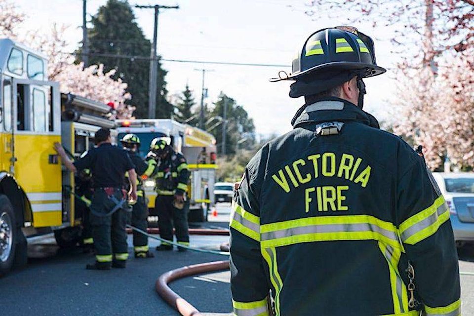 8864837_web1_Victoria-fire