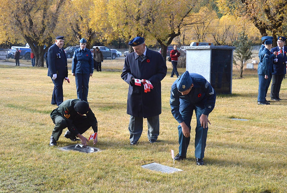 14164361_web1_2-remembrance-flag