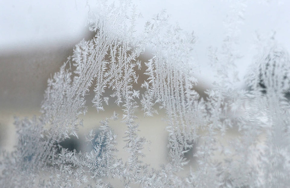 15476764_web1_Window-frost-Sunday