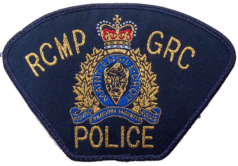 16272293_web1_RCMP_shoulder_flash-copy