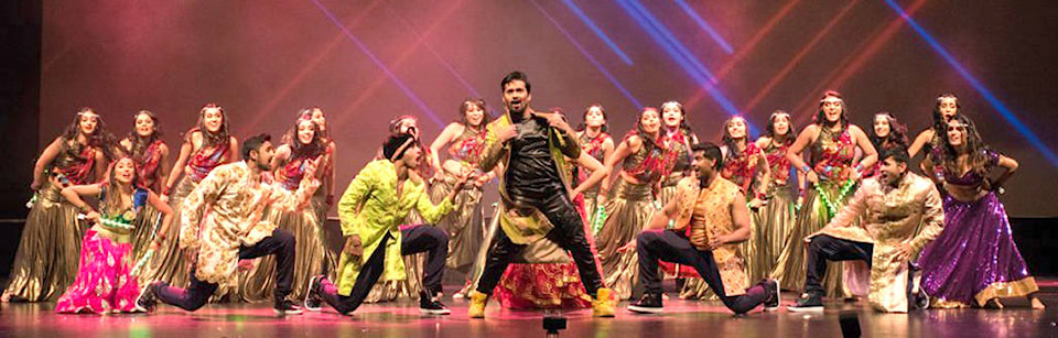 18697599_web1_Bollywood-Dancers