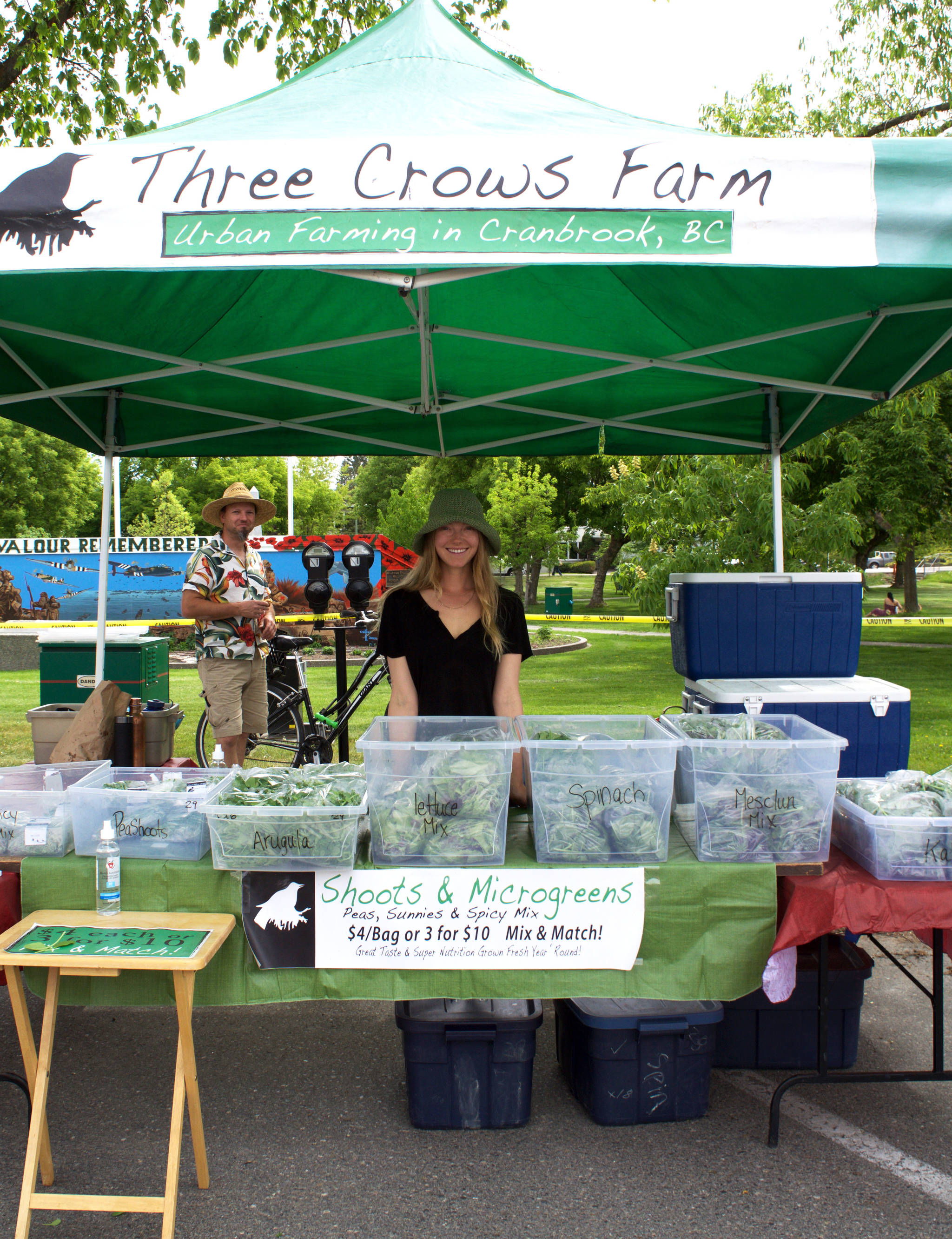 21695522_web1_200602-CDT-Farmers-Market-5_1