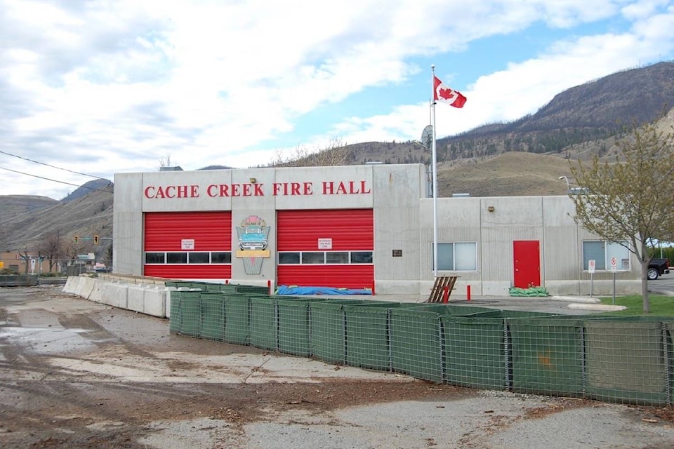 22039090_web1_200709-ACC-Cache-Creek-flood-alert-CacheCreekFireHall_1