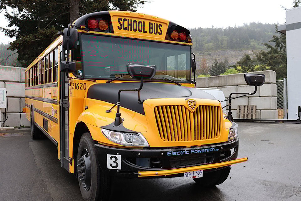 25082256_web1_210506-CDT-SD5ElectricBus-ElectricSchoolBus_1