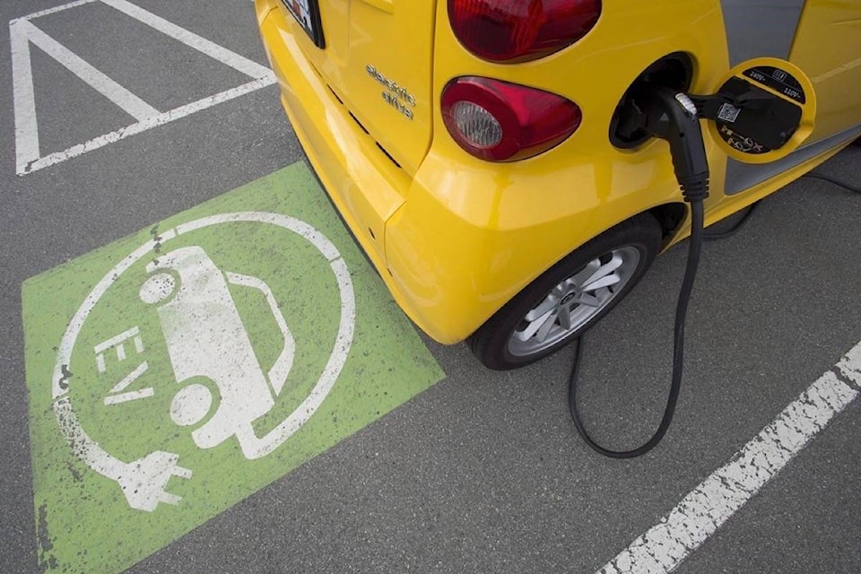 25611981_web1_210506-RDA-Should-Canada-mandate-sales-targets-for-electric-vehicles-Report-says-yes-electric_1