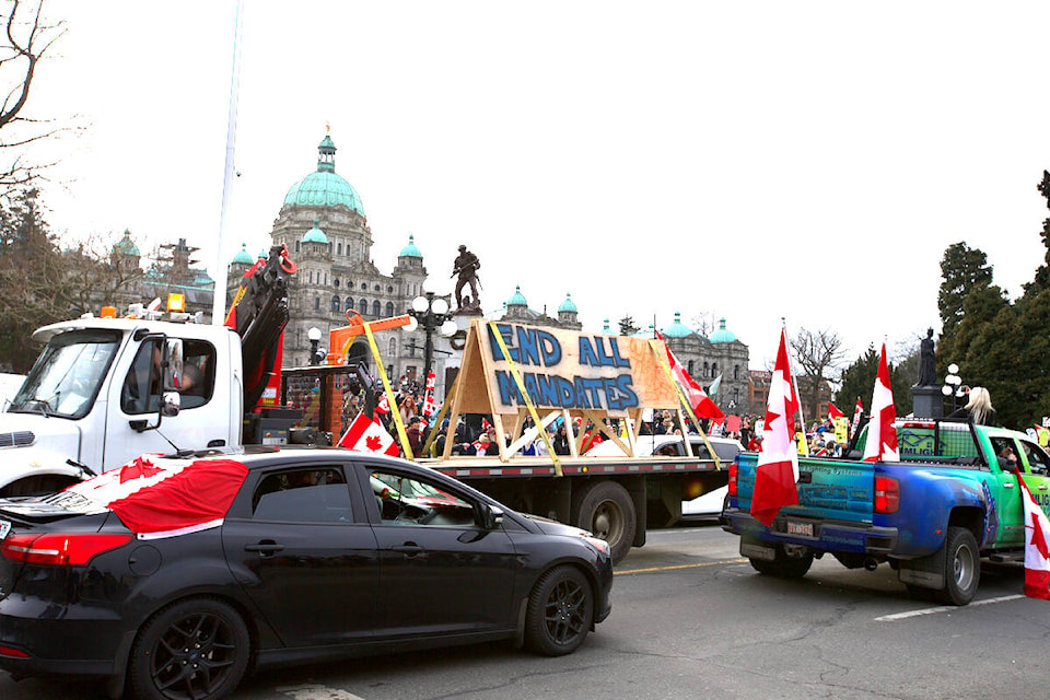 28397652_web1_220308-VNE-FreedomConvoy-ToVictoria_1