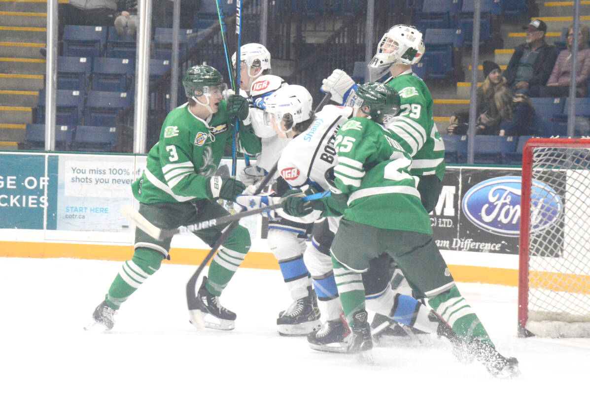 28522523_web1_220322-CDT-bucks-vs-vees-1_2