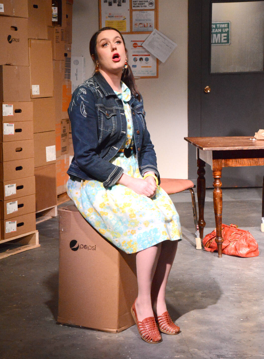 32553548_web1_230402-CDT-shoplifters-review-9_1